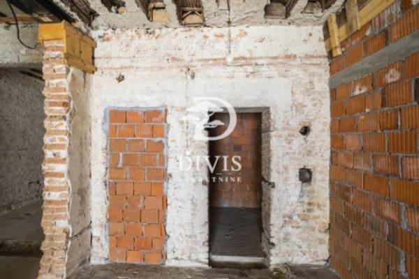 Slika 3 - Jelene Ćetković, Petosoban stan na prodaju, 241m2, 939.900€